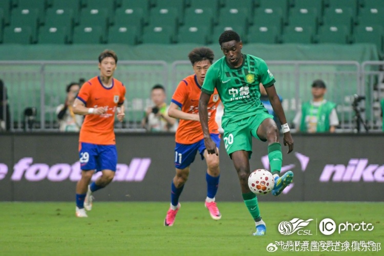 国安2-0力克十人泰山，林良铭传射建功