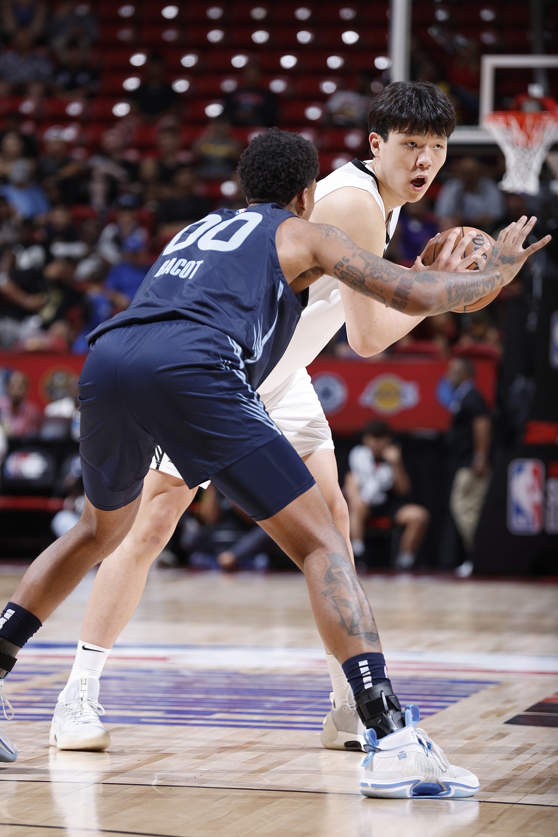 杨瀚森夏联低位短板遭揭露:对位巴科背打失效,核心力量成NBA立足隐患