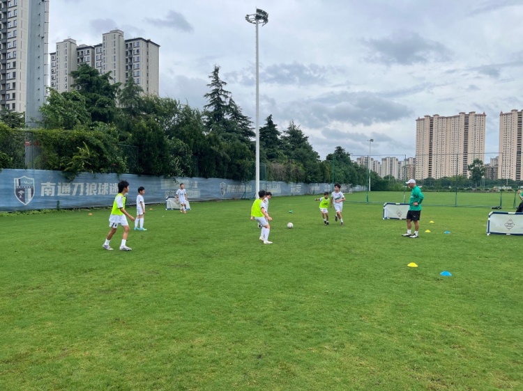 中德青训夏令营南通开营:门兴体系+支云基地全部落地 中德青训夏令营南通开营:门兴体系+支云基地全部落地