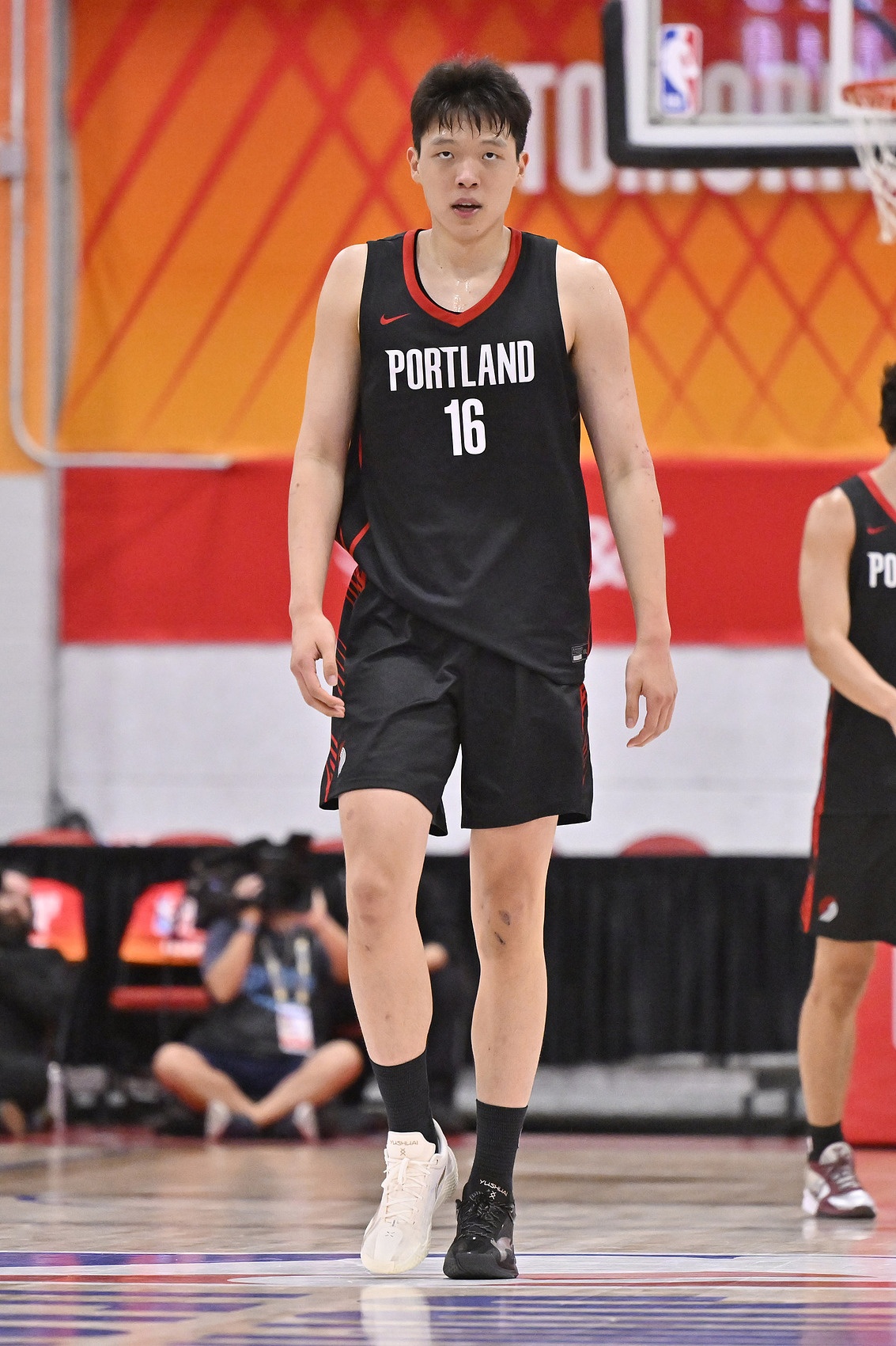杨瀚森夏联收官:9分10板3助2帽 5失误暴露体能瓶颈