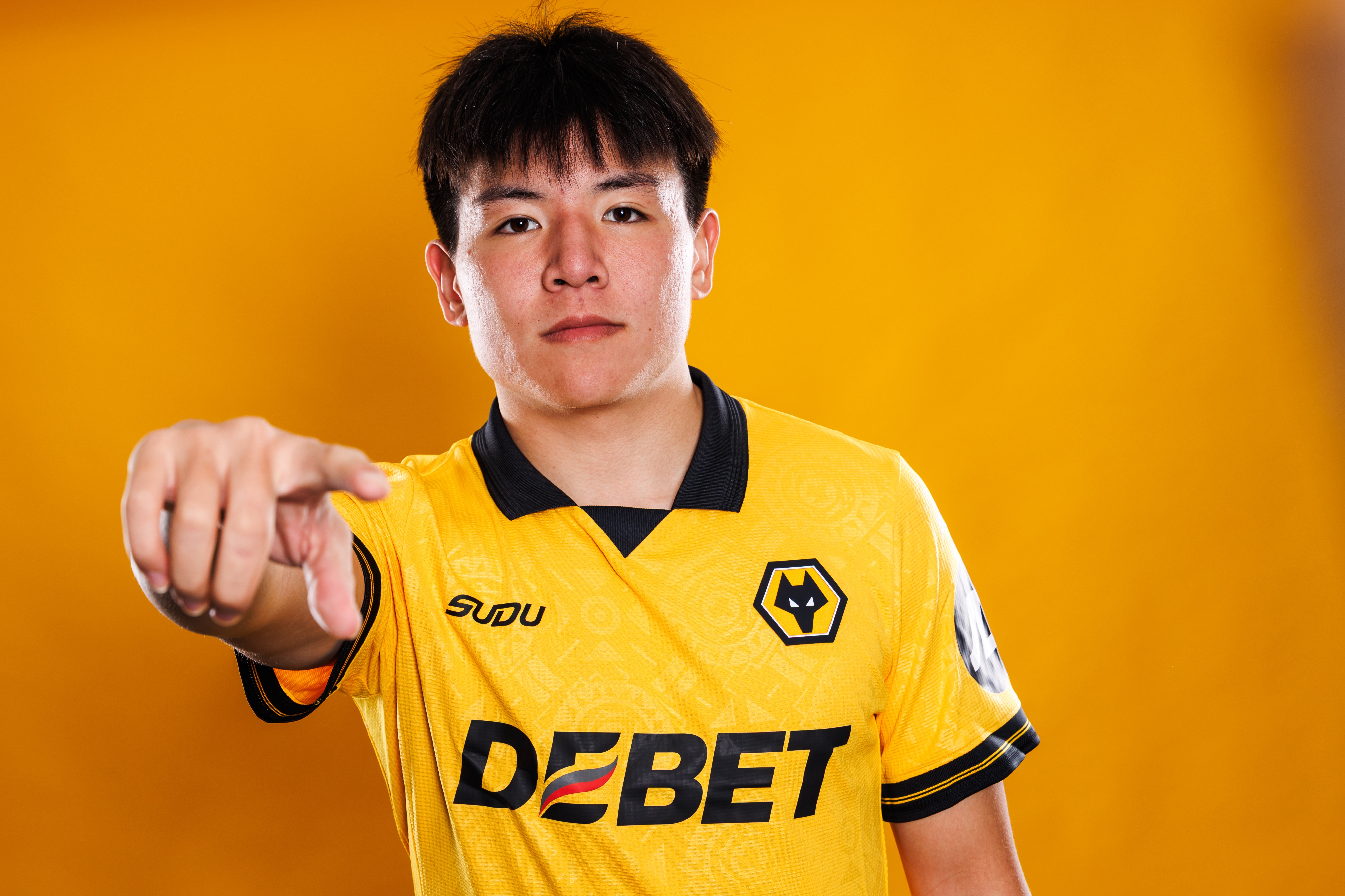 徐彬首发半场,狼队U21热身赛1-2负第六级别球队