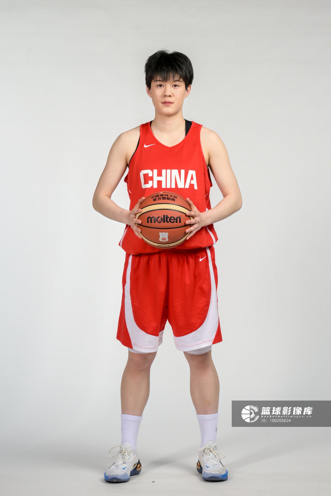 贾驭7中4零失误,中国U17女篮73-71险胜斯洛文尼亚