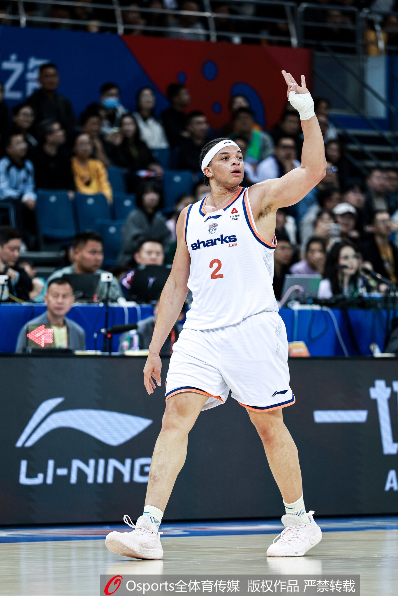 欧媒曝洛夫顿年薪200万美元 欧洲俱乐部难匹配