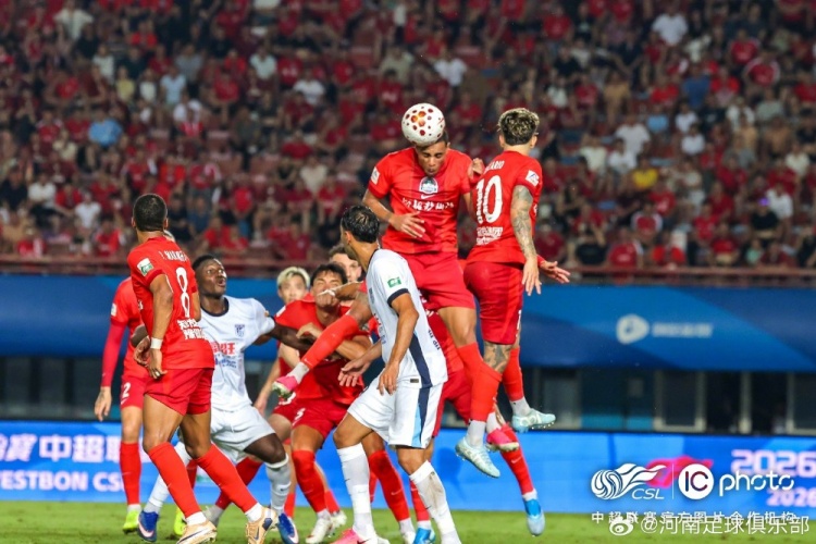 古斯塔沃头球先拔头筹 河南俱乐部彩陶坊1-1大连英博海发