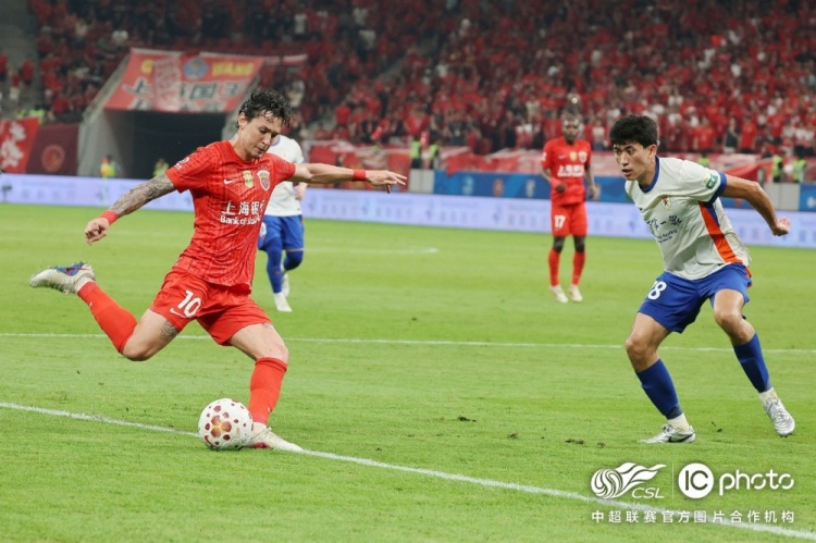 海港0-1泰山 三粒进球无效+失点 海港0-1泰山 三粒进球无效+失点