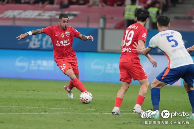 海港0-1泰山 三粒进球无效+失点 海港0-1泰山 三粒进球无效+失点