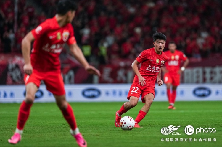 武磊越位进球被吹 魏震失点 李新翔补时头球救主 海港1-1大连英博 武磊越位进球被吹 魏震失点 李新翔补时头球救主 海港1-1大连英博