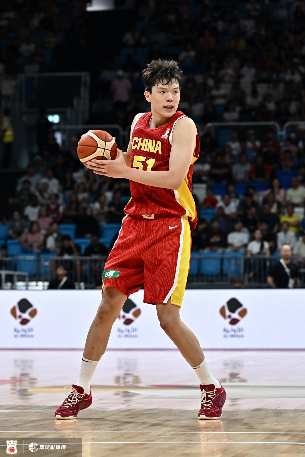 上篮准绝杀!媒体人:恭喜中国男篮 一战奠定瀚森在国家队地位了