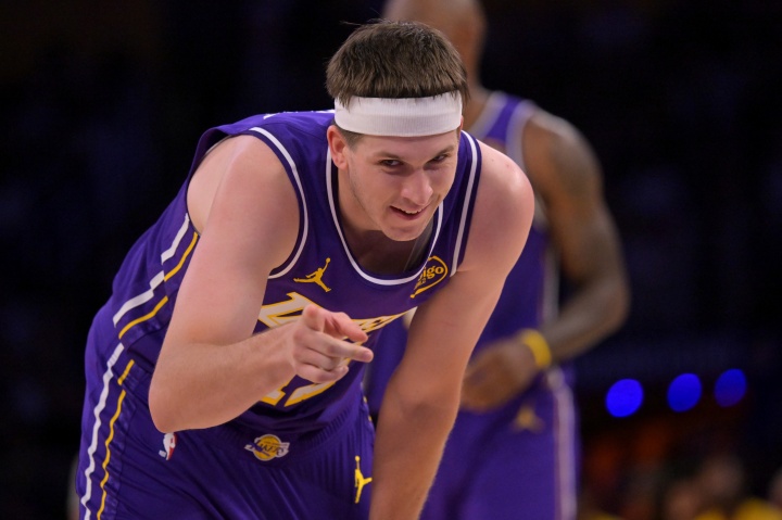 湖人媒体人：詹姆斯离队留下组织任务 里夫斯有望场均6至7助攻